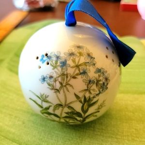 Porcelain Potpourri Pomander Ball